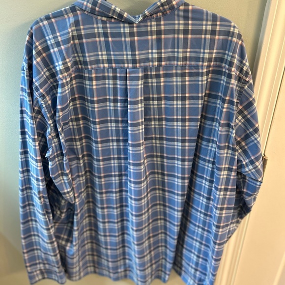 Vinyard vines XXL performance button up - Picture 3 of 3